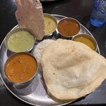 Indian Street Food & Bar GOND - 