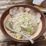 ラーメン東横 笹口店 - 『特製野菜味噌ラーメン　麺大盛り　野菜大盛り　背脂、チャーシュー1枚追加。』