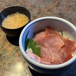 しほう田 - マグロ丼1300円！