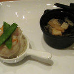 レスフェル - オマール海老を巻いた舌ビラメのポアレ（根セロリ、西洋ごぼう、トリュフのラグーと一緒に）