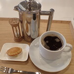 トーコーキッチン - マドレーヌ（紅茶風味） + ホットコーヒー