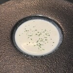 火曜日はお休み - ごぼうのスープ。こちらも熱々ではないですが繊維も入ってて優しいスープ