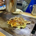 くろちゃん - 自分たちでソースをかけて