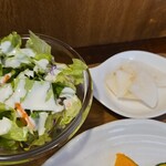 キッチン ブルー グローブ - サラダ、お新香のアップ