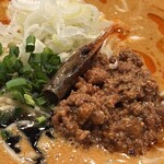 麺屋 愛心 町屋店 - 頭は多分食えません。食えんの？