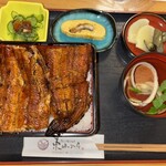 炭火焼うなぎ 東山物産 - 上重の全貌