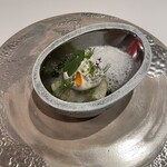 276835941 - 
