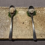 茶禅華 - 酔大閘蟹（蟹爪）　右：雌　左：雄