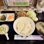 せんべろ立ち飲み ドラム缶 - 生姜焼き定食
