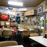 あじのや - 店内観③ 有名著名人のサイン色紙がズラ～リ♪