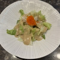 鉄板焼 花 - 海鮮サラダ（ズワイガニとカニ味噌ソース）