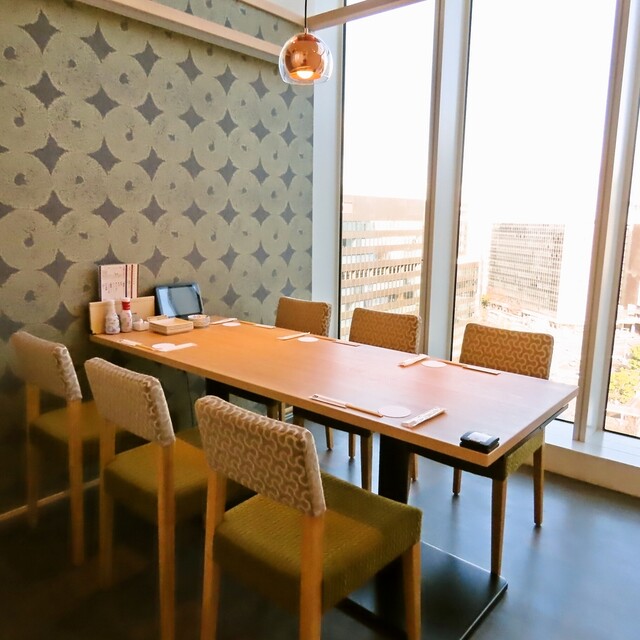 座席 : 鮨やハレの日 KITTE博多店 - 博多/居酒屋 | 食べログ