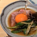 好日 - 安城和牛のすき煮。土鍋で炊き立ての白米と共にいただきます。♪♬