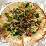 オーランデ・ヴー - テイクアウト：サルシッチャとブロッコリーのピッツア