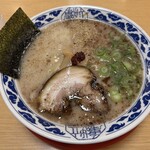 九州らーめん 亀王 - △昔味濃厚豚骨ラーメン　850円