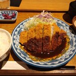 とん久 - みそカツ定食