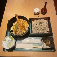 新潟名物 布のり蕎麦とおいしい酒菜 きなせや. 赤坂割烹店 - 