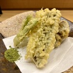 鮨 箕輪 - 天ぷら（カマス・舞茸・絹さや）