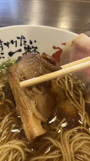 大阪二郎様 8/28オープン】9/5までラーメン500円！こってり背脂の高井田系