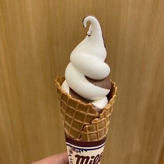 ソフトクリーム 静岡】門出ソフトクリーム【濃いめ前茶ソフトクリーム