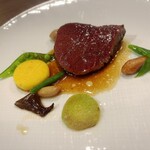 エマーブル - メインの鹿肉料理