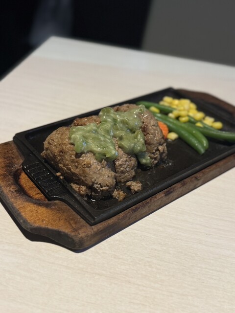 ✍️溶岩ハンバーグにシャキシャキわさびソースが合う！ご飯おかわり