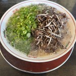 博多ラーメン なみへい - ラーメン980円キクラゲ、ネギ増し(替玉150円)