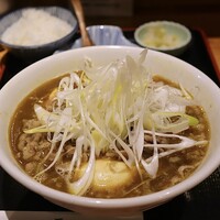 一誠 - カレー肉豆腐定食(900円)
                    肉2倍増量(+400円)
                    豆腐2倍増量(+150円)