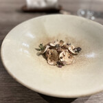 ラチュレ - 今回のカバーはこちら。「富山県産寒鰤の胡桃ダレとフレッシュマッシュルーム」