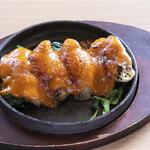 いぶし銀次郎 - 牡蠣とほうれん草のウニソース焼き