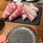 しゃぶしゃぶ すき焼き 食べ放題 和牛と豚 - 