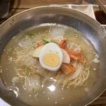 万両 - 本格韓国冷麺 ¥750
