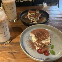シャイニーアウル 表参道 - 