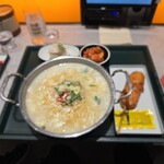 カジュアルフレンチBar 7FUKU - カニと卵のラーメン(これもかなり旨い)