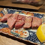 焼肉 ホルモン 明大前肉流通センター - 