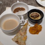 グラスコート - 本日のスープやフォアグラの茶碗蒸し