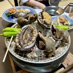 いわない温泉高島旅館 - アワビとツブ貝の網焼き！