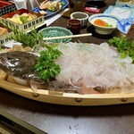 いわない温泉高島旅館 - ヒラメの活き造り