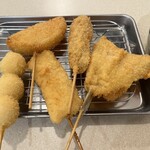 串カツ田中 - 左からうずら、玉ねぎ、イカ、牛、キス