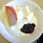 ホテルメトロポリタン - 朝食ビュッフェ（ヨーグルト 他）