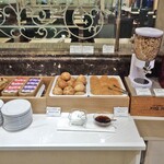 ホテルメトロポリタン - 朝食ビュッフェカウンター