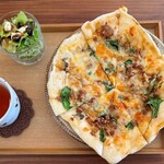 smile cafe kiitos - ピザセット（限定4食）＋ハブ茶