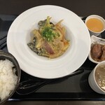 CHINESE DINING 瑞 - 咖哩炒鶏粉 週替わり定食