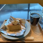 SUNDAY MONDAY Kitchen - 