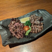馬桜 下通り店 - 馬肉炙り2種盛り合わせ