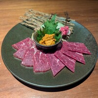 馬桜 下通り店 - 特上桜うに刺し