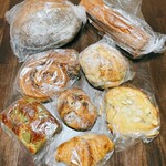 VOLLON - チビチビ食べます