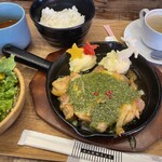 Secret Base JO-9, cafe - 