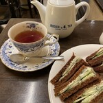 クリスティー - 紅茶はカップアンドソーサーが上品なの。
