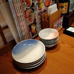 三代目網元　魚鮮水産 - 小皿も大小セットされてました。